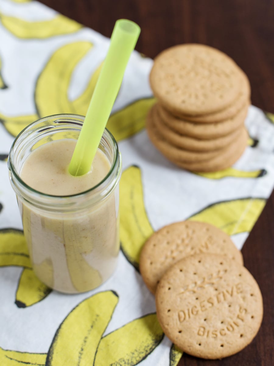An easy smoothie that requires only three ingredients: a banana, some milk, and 2 Digestive biscuits.