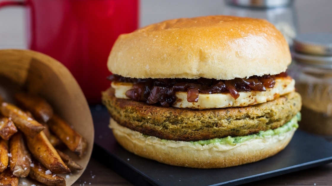 falafel-burger-halloumi-guacamole-4