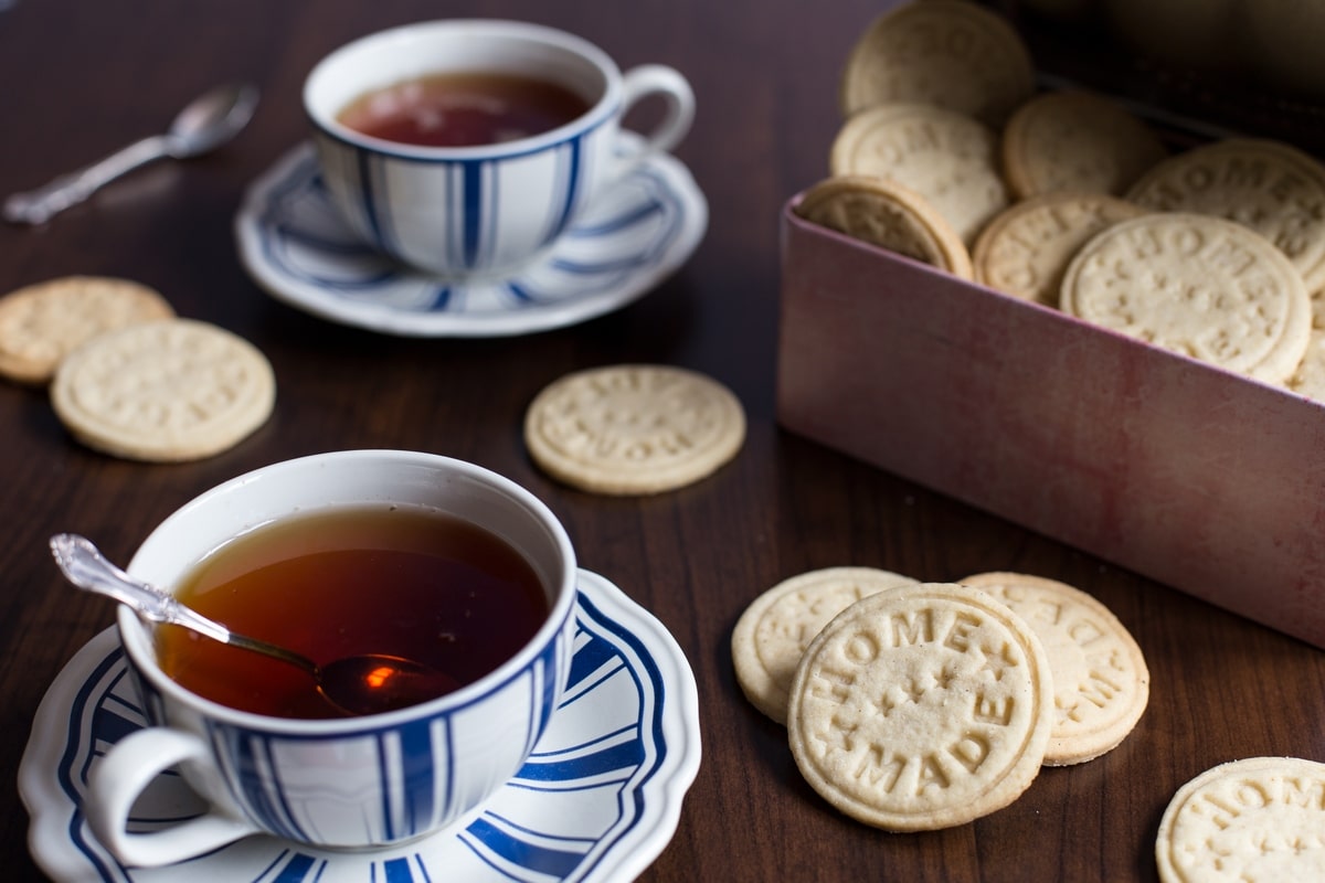 Easy vanilla and butter biscuits