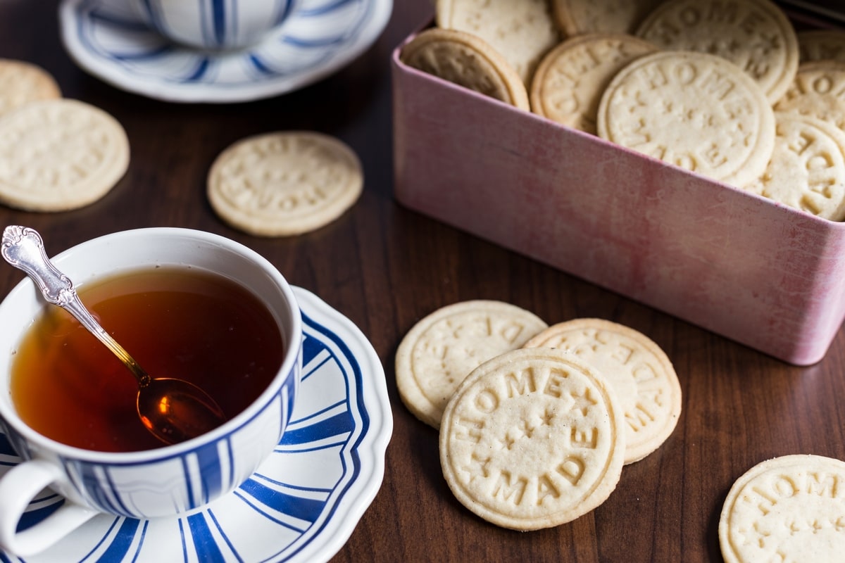 Easy vanilla and butter biscuits