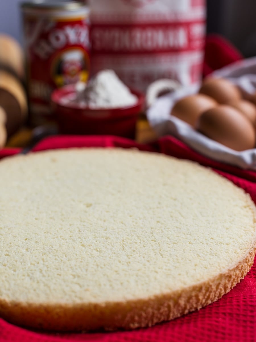 The easiest recipe to nail a fluffy sponge cake.
