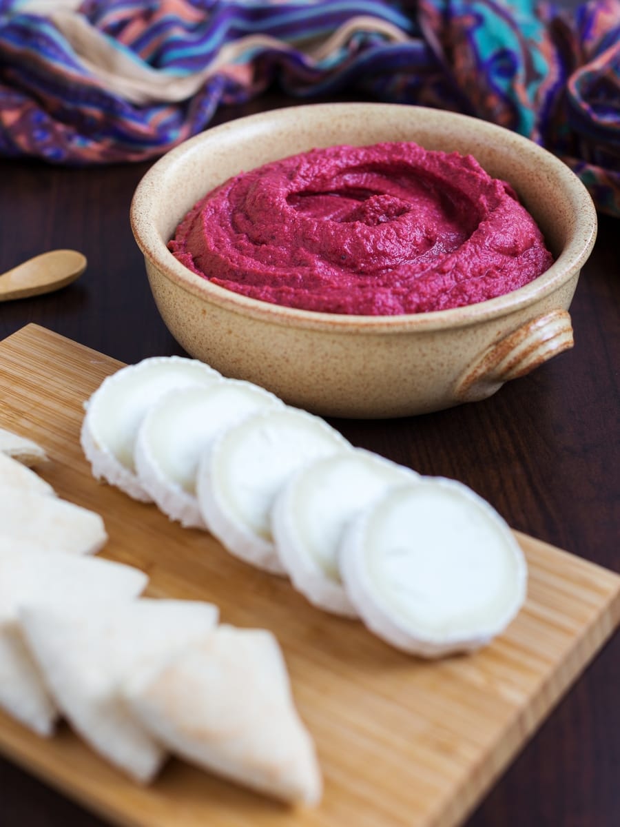 Beetroot hummus dip