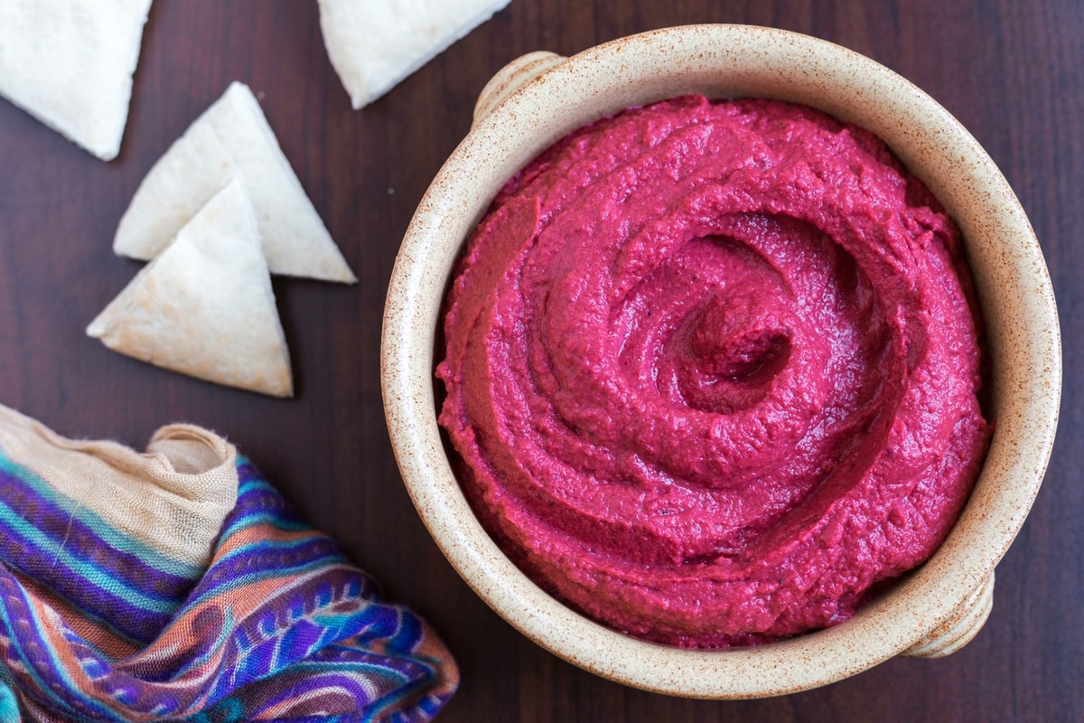 Beetroot hummus dip