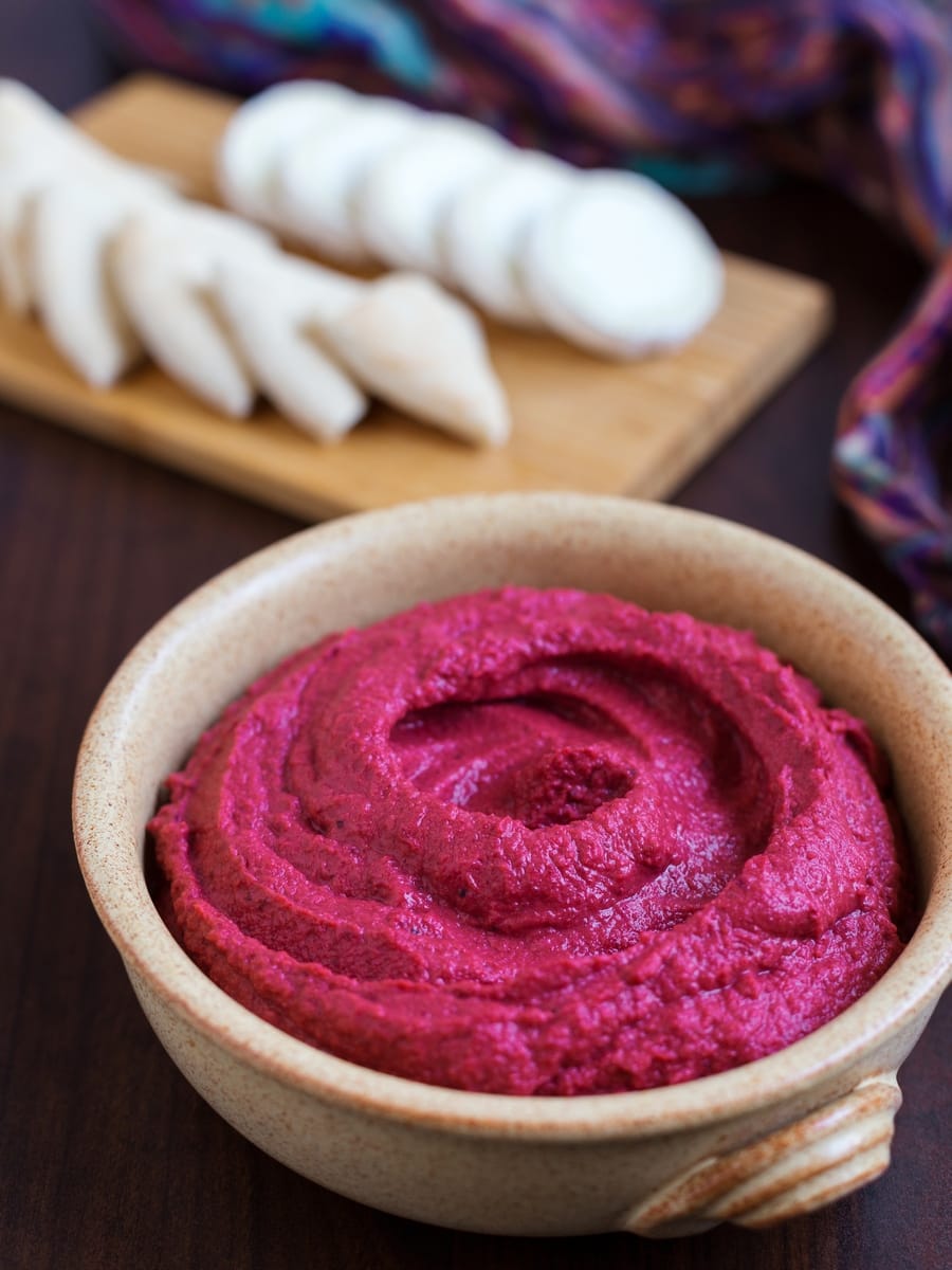 Beetroot hummus dip
