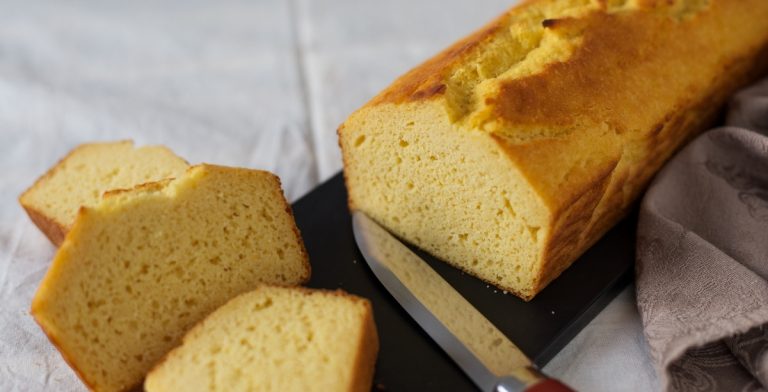 Cornmeal cornbread, a loaf that tastes like polenta