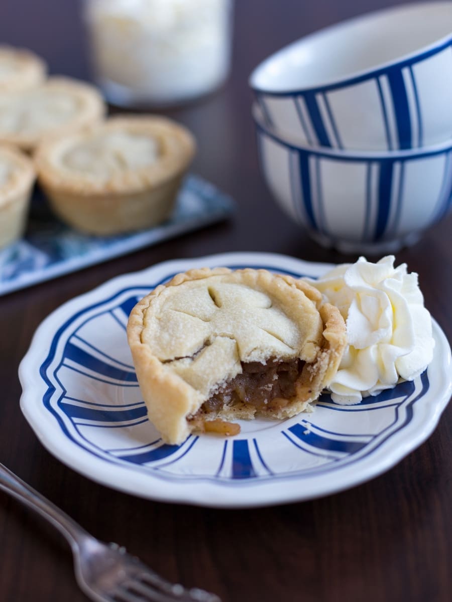 Apple cinnamon mini pies
