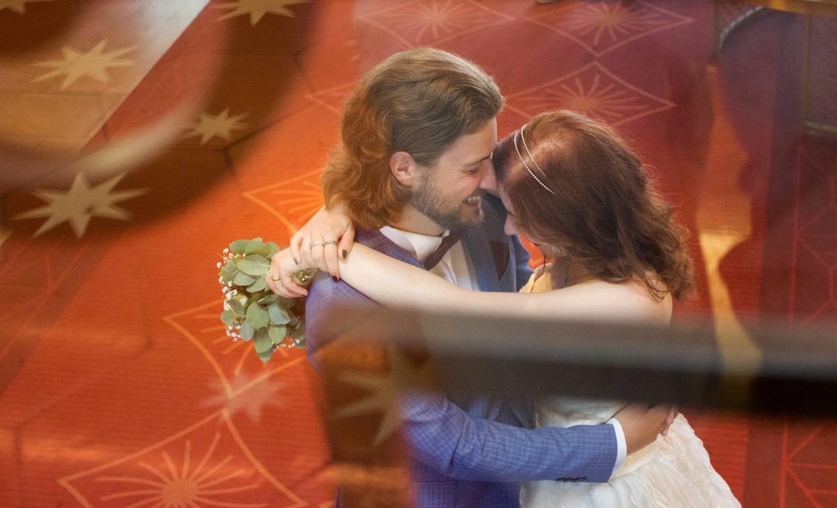 My wedding photo shoot at the beautiful hotel Haymarket by Scandic in Stockholm. We took our wedding pictures in the lobby and the bar Americain. Haymarket is a wonderful location for wedding photography.