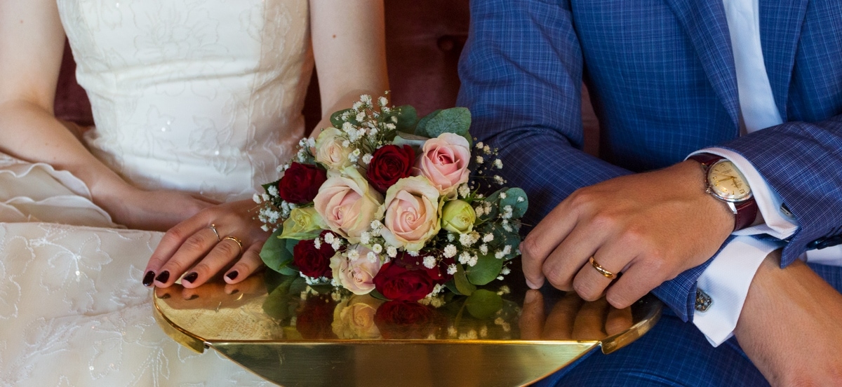 My wedding photo shoot at the beautiful hotel Haymarket by Scandic in Stockholm. We took our wedding pictures in the lobby and at the bar Americain. Haymarket is a wonderful location for wedding photography in Stockholm.
