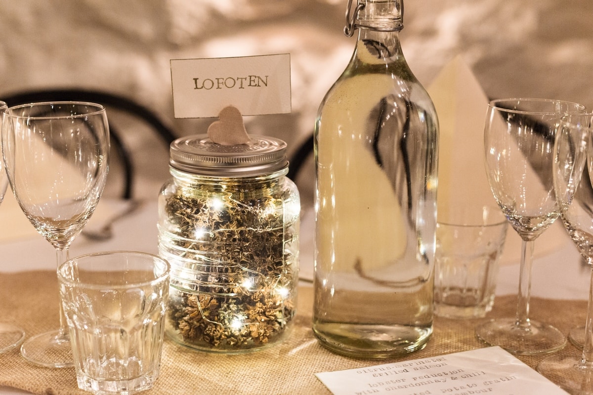 DIY wedding table decorations. My wedding reception food and decorations.