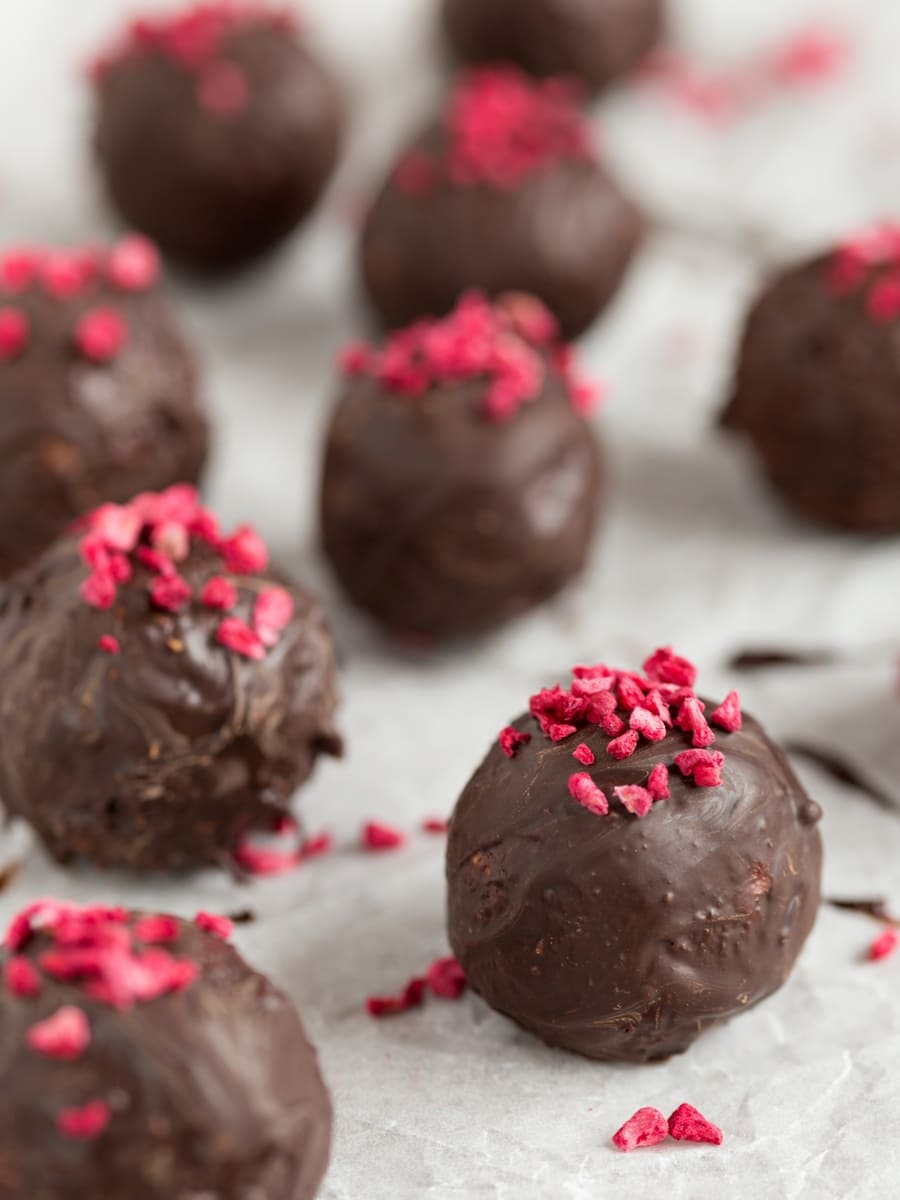 Raspberry chocolate balls
