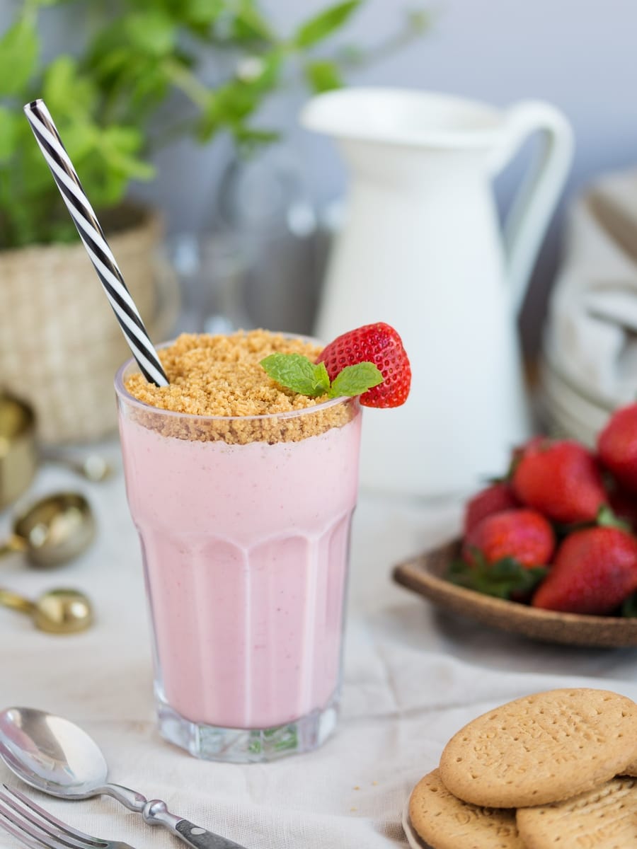 strawberry cheesecake smoothie