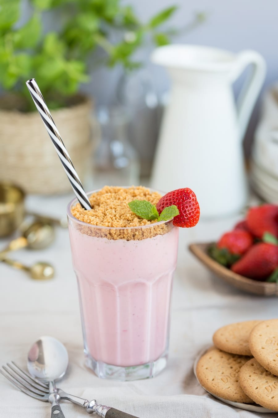 strawberry cheesecake smoothie