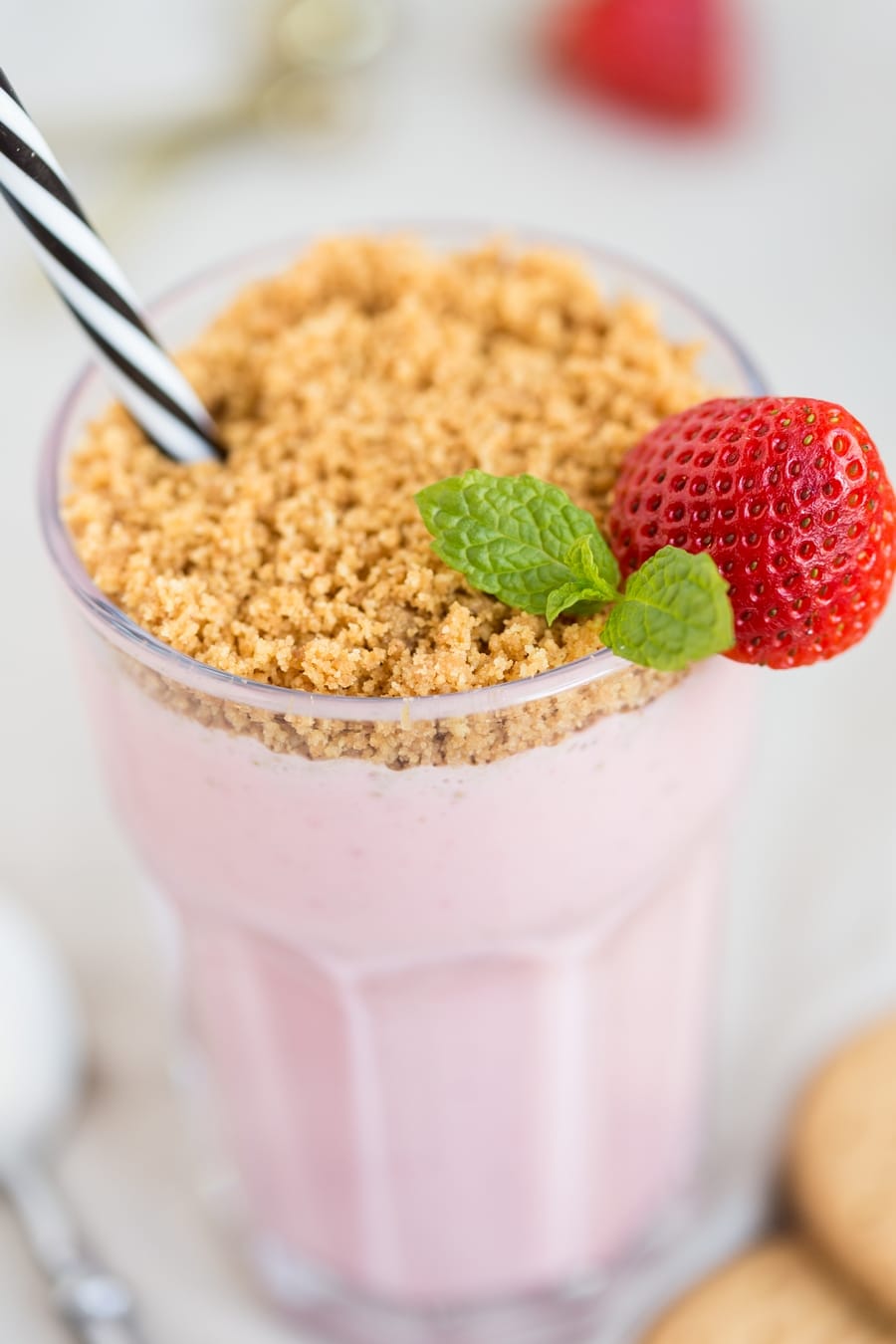 strawberry cheesecake smoothie