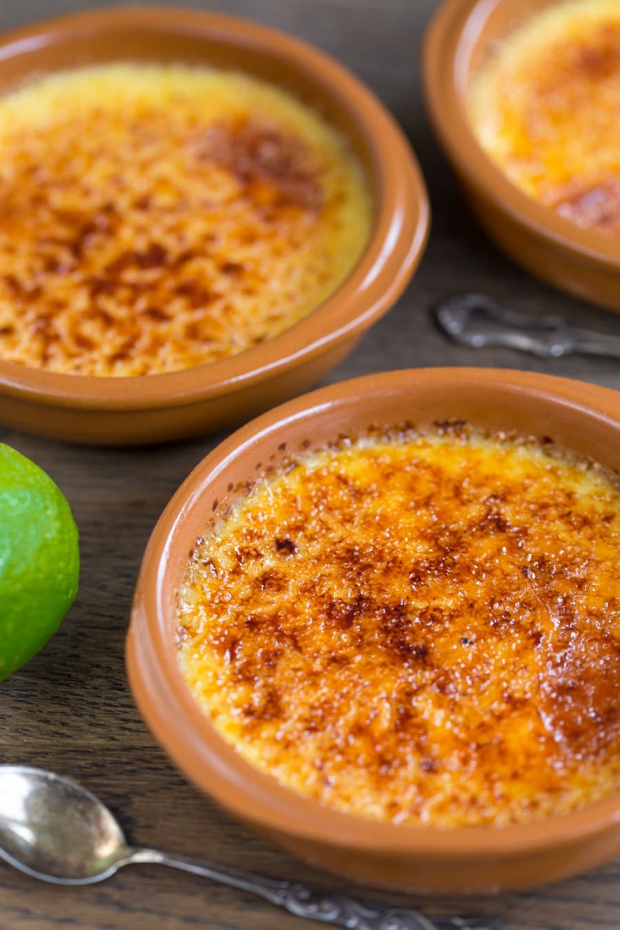 Closeup of lime crème brûlée.