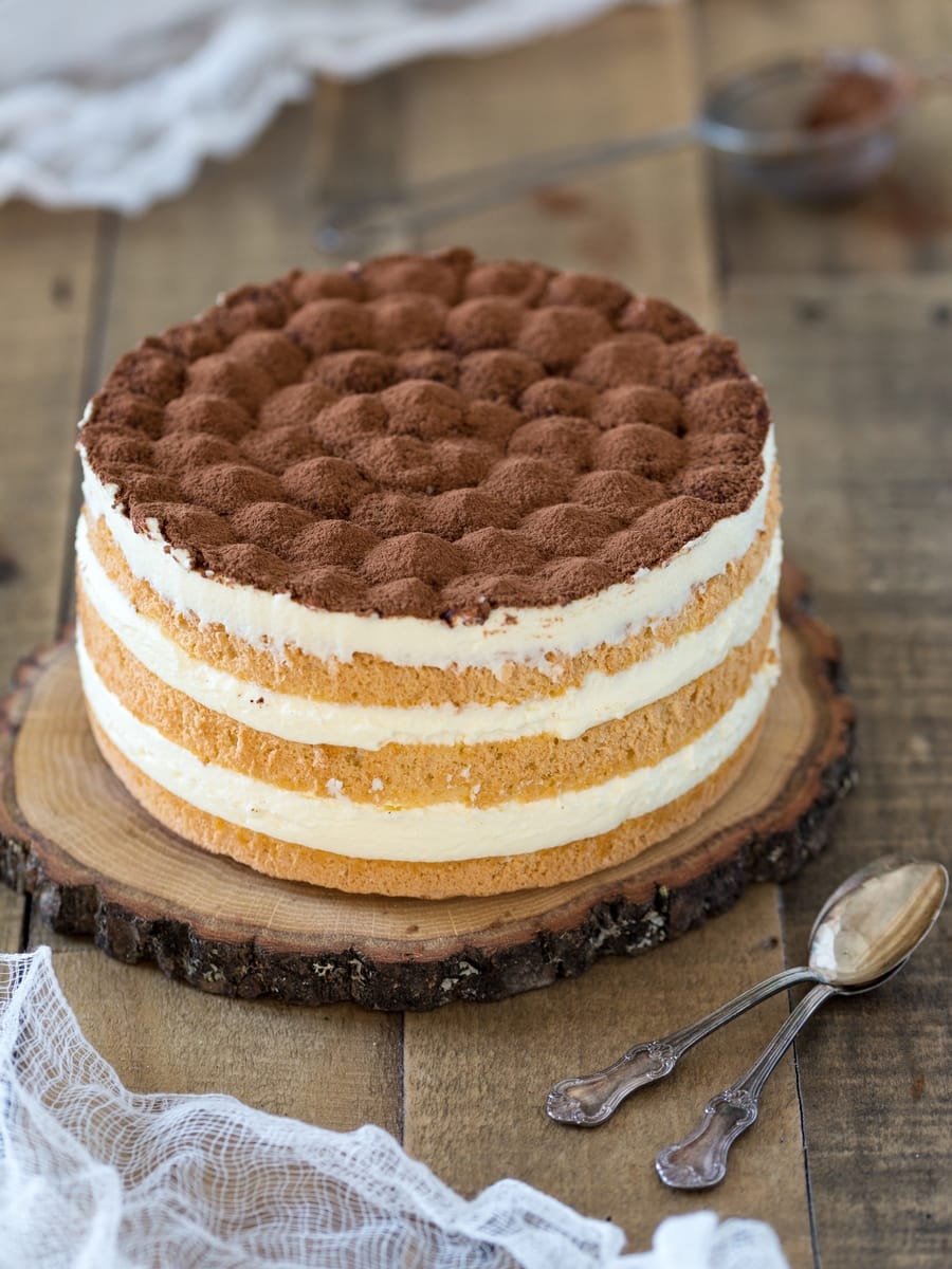 Small tiramisù cake for two.