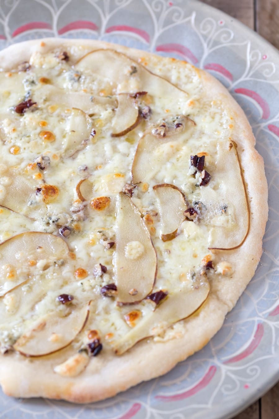 Pear and blue cheese pizza bianca.