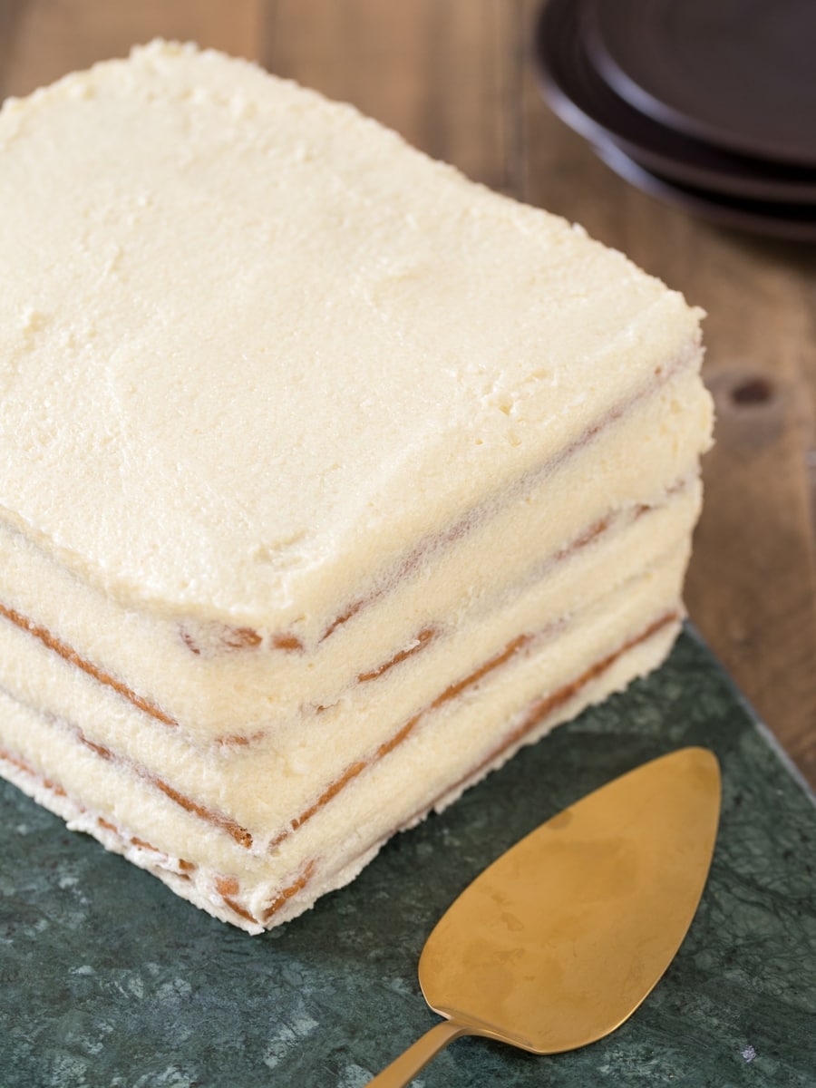 Polish honey cake grysikowiec filled with semolina cream.