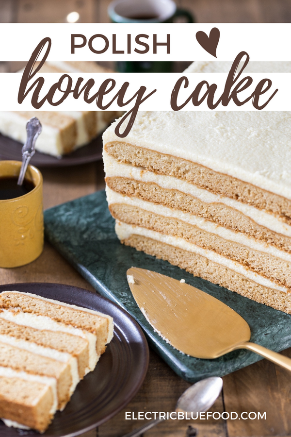 Layers of honey pastry and semolina buttercream compose this Polish honey cake with semolina cream. A traditional Poish recipe that originates from a Jewish wedding cake, this Polish semolina cake tastes great on the 1st day and taste even better a few days later. A great make-ahead cake recipe. #grysikowiec #miodownik #choneklejkech #honeycake #semolinacake
