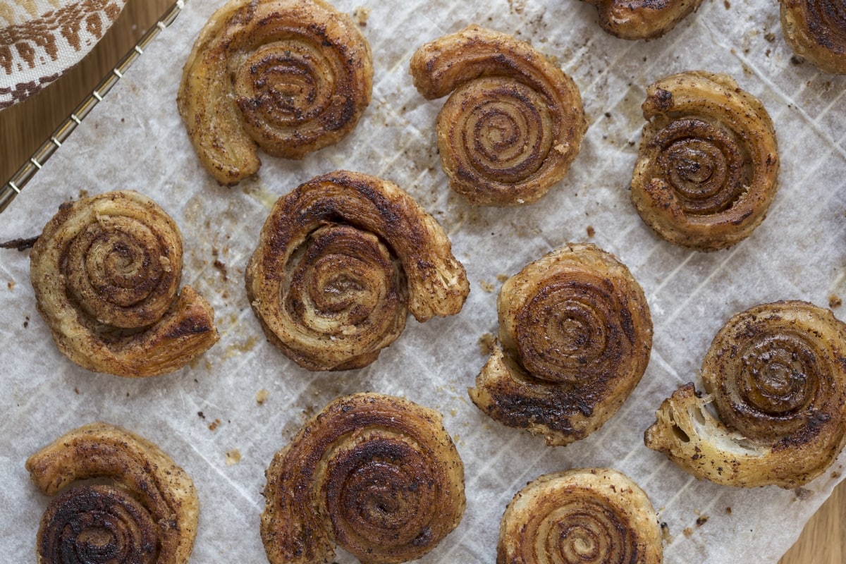 Fried sweets on parchment paper.