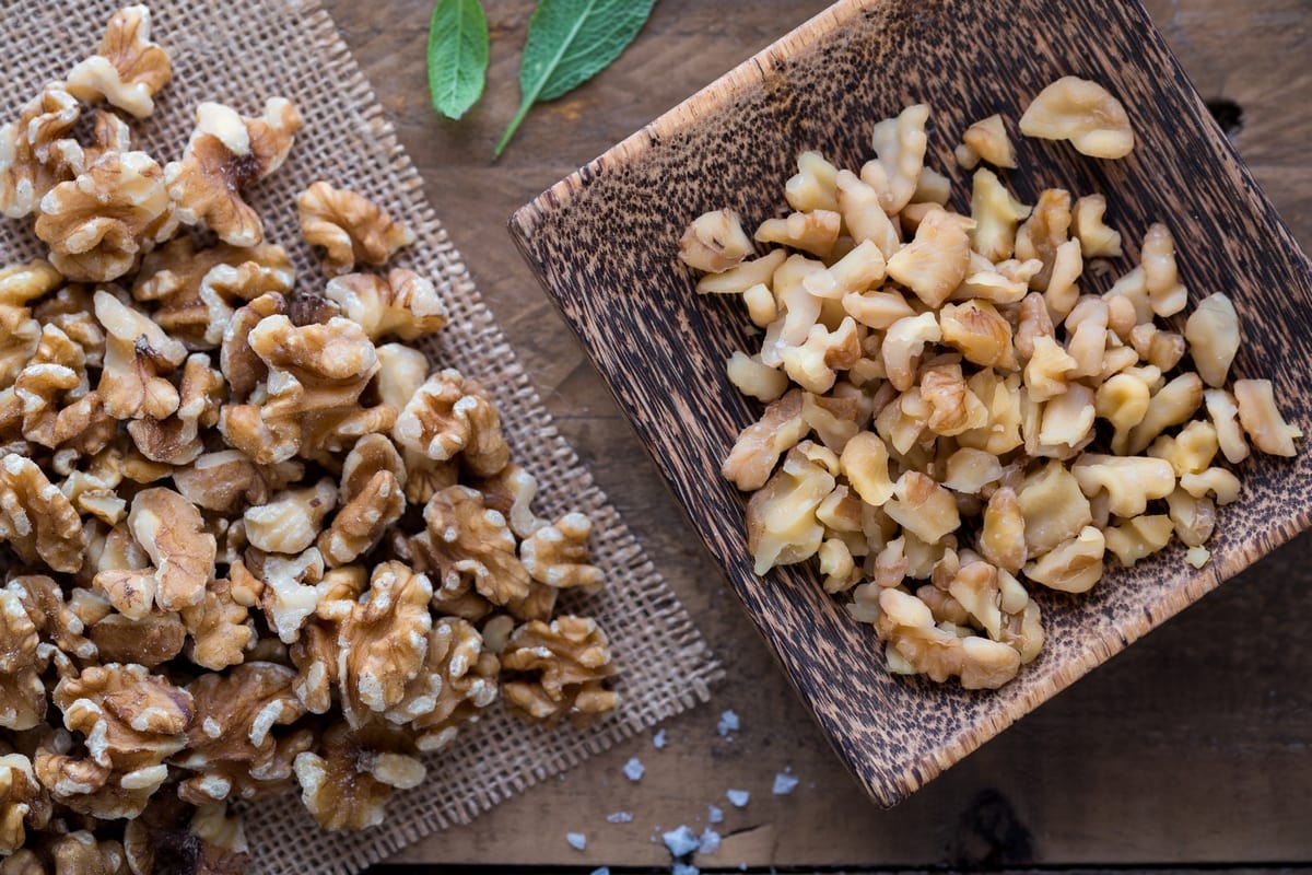 Peeled and unpeeled walnuts.