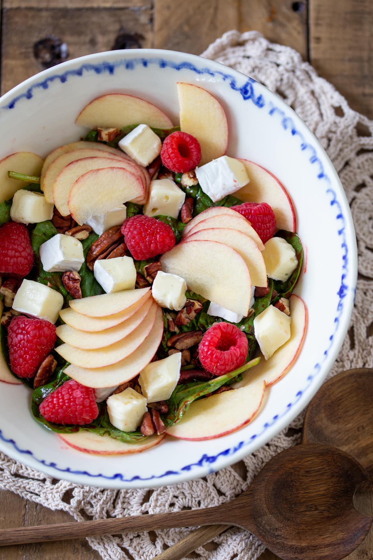 Final step: topping salad with the rest of the ingredients.